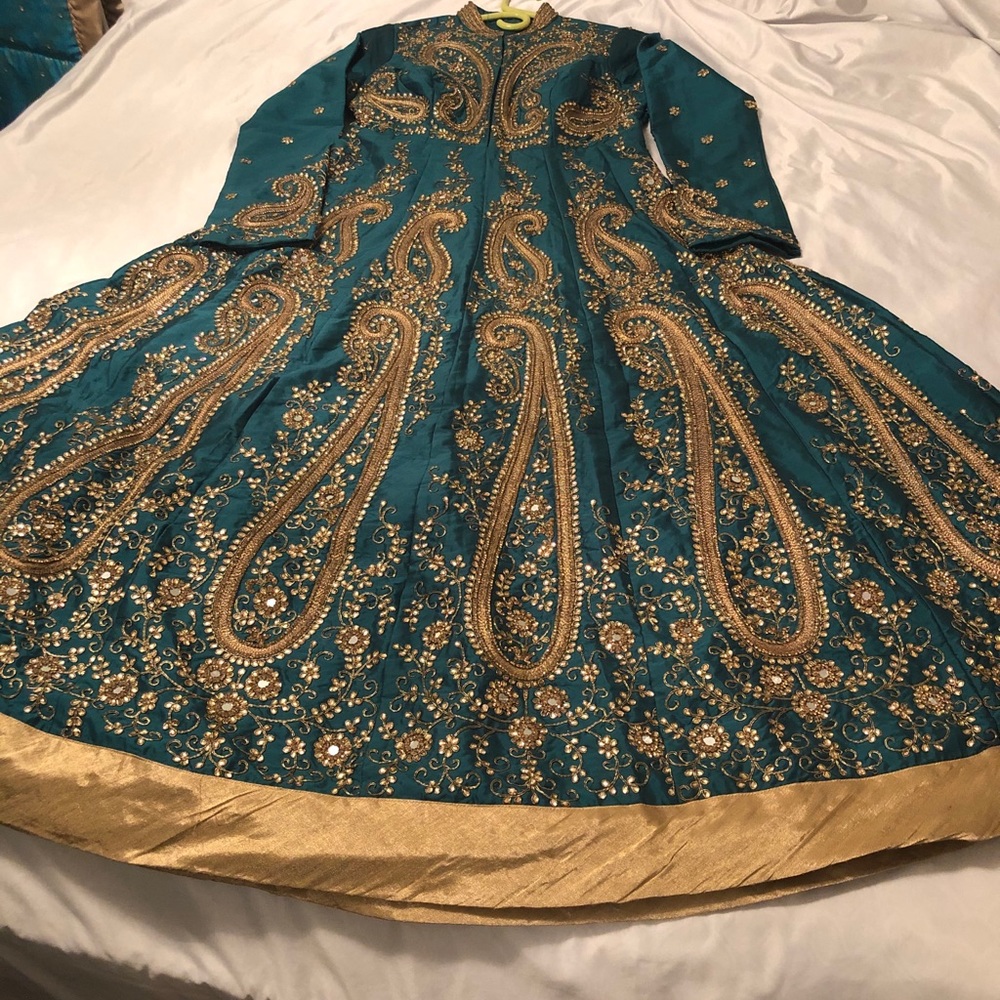 Indian Pakistani wedding clothe